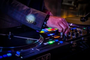 DJ-OWL-DJ-Hochzeit-OWL-DJ-fuer-Hochzeiten-DJ-Service-OWLjpg